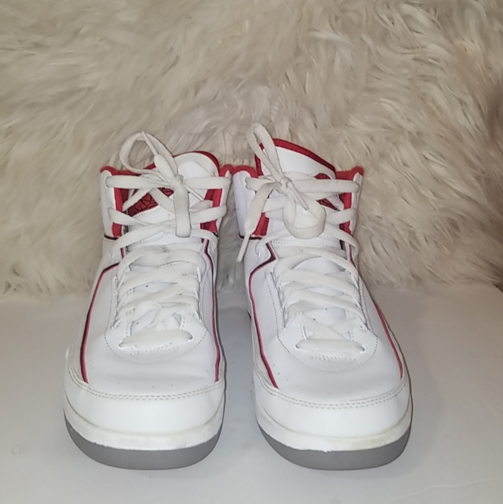 Jordan retro 2  ( or best offer)